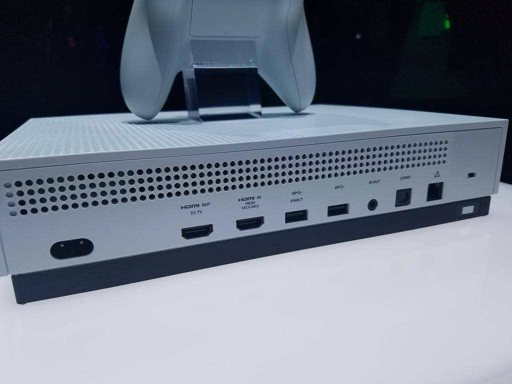 Xbox One S bude mít stejný hardware 125805